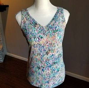 Sleeveless multicolored V neck shell top